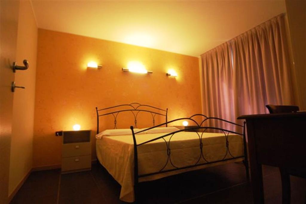 Bonate di Sopra Residence & Suites Solaf الغرفة الصورة